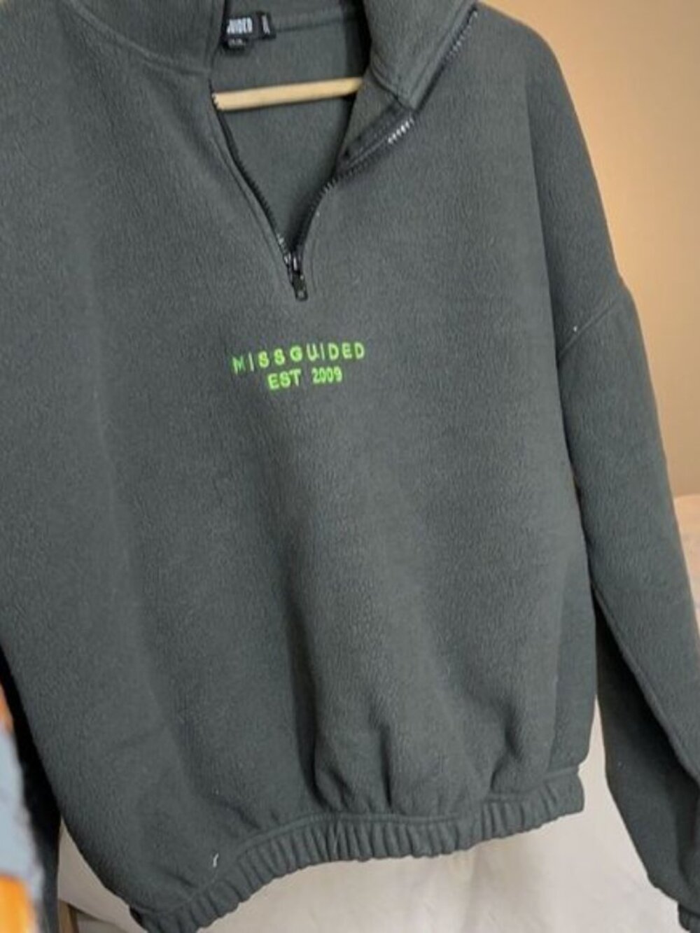 Sweatshirt  